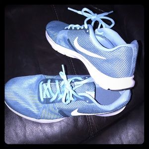 💕Nike, EUC, like new! Size 9. Nike flex bijoux